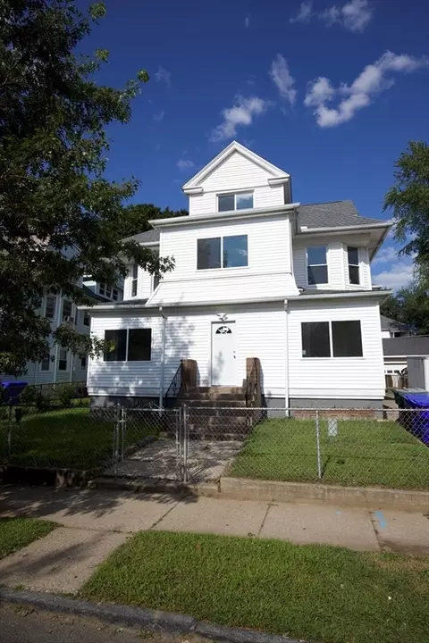 133 Massasoit St, Springfield, MA 01107