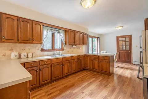 7 Howe Rd, Spencer, MA 01562 photo 4