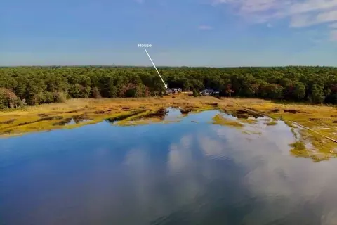58 Shady Ln, Wareham, MA 02571