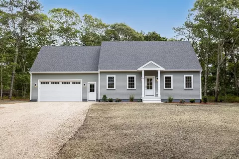 38 Traders Ln, Yarmouth, MA 02673
