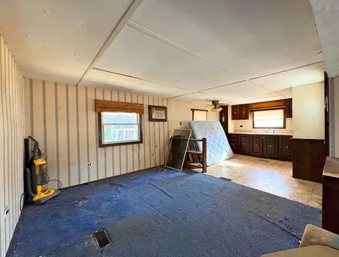 41 Mockingbird Dr, Chicopee, MA 01020 photo 3