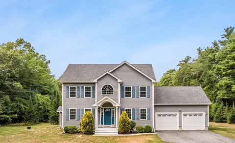 95 Beach St, Middleboro, MA 02346