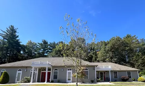 49 Lantern Ln #49, Kingston, NH 03848