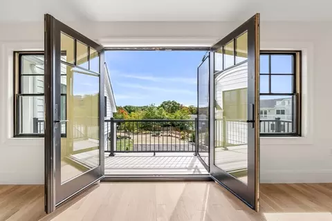 Entry Way - 226 Atlantic St, Gloucester, MA 01930 photo 4 of 4