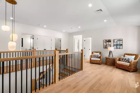 Entry Way - 226 Atlantic St, Gloucester, MA 01930 photo 3 of 4