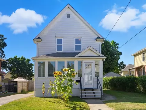 19 Essex St, Ludlow, MA 01056