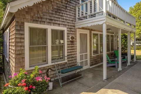 35 Valley Ave, Barnstable, MA 02632