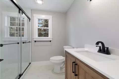 Bath - 15 Square Rigger Ln, Barnstable, MA 02601 photo 4 of 5