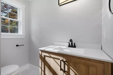 Bath - 15 Square Rigger Ln, Barnstable, MA 02601 photo 1 of 5