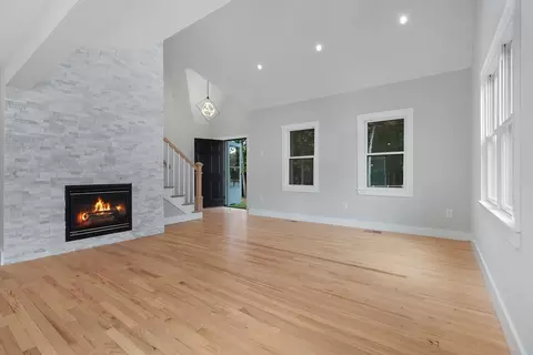 Living - 15 Square Rigger Ln, Barnstable, MA 02601 photo 2 of 4