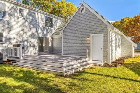 Exterior - 15 Square Rigger Ln, Barnstable, MA 02601 photo 4 of 7