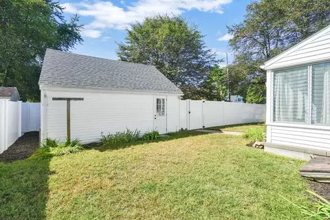 138 Abbott St, Springfield, MA 01118 photo 4