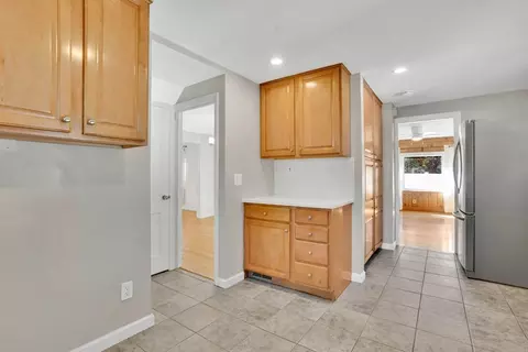 138 Abbott St, Springfield, MA 01118 photo 13
