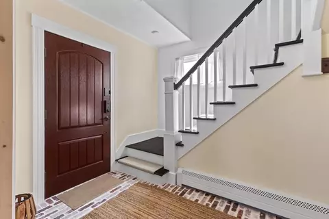 242 Clover St, Worcester, MA 01603 photo 4