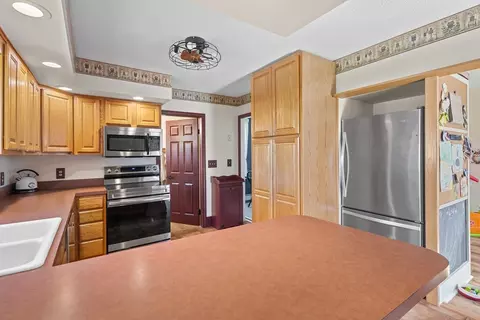 242 Clover St, Worcester, MA 01603 photo 12