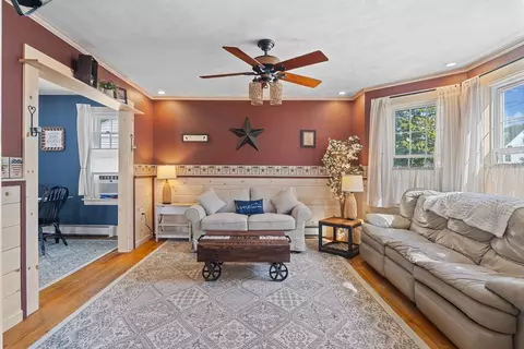 242 Clover St, Worcester, MA 01603 photo 9