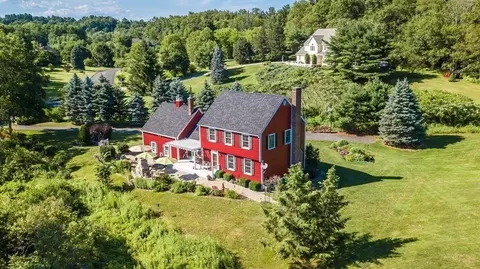 48 Little Pond Rd, Merrimac, MA 01860