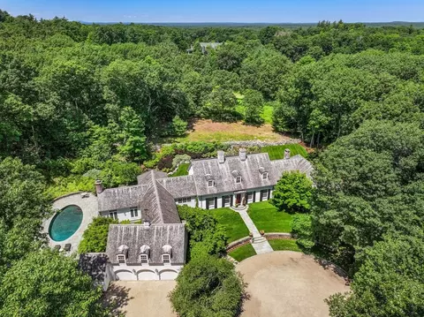 100 Chestnut St, Weston, MA 02493