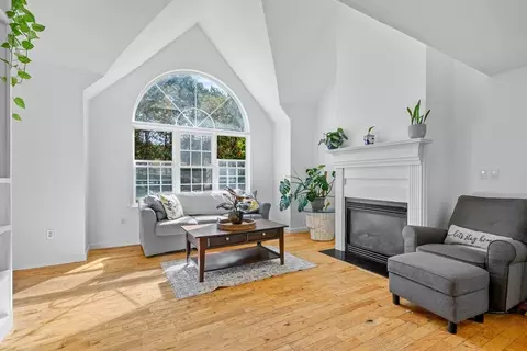 16 Balfour Ln, Mashpee, MA 02649 photo 6