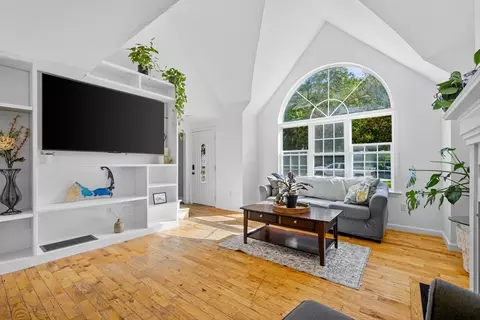 16 Balfour Ln, Mashpee, MA 02649 photo 4
