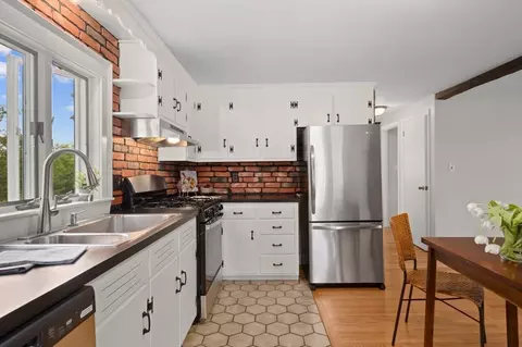 39 Wadsworth St, Danvers, MA 01923 photo 4
