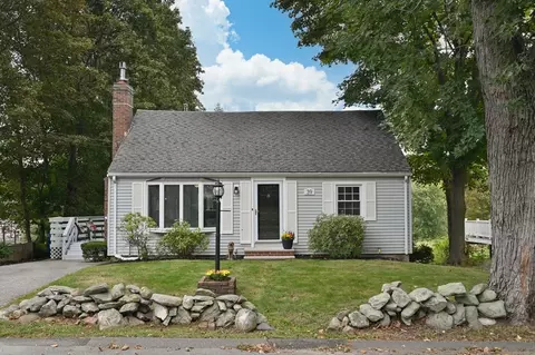 39 Wadsworth St, Danvers, MA 01923