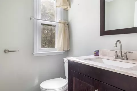 Bath - 7 Lorraine Rd, Worcester, MA 01604 photo 2 of 4