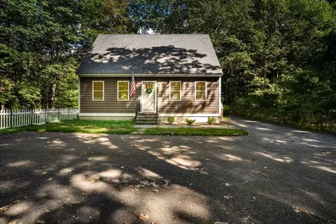 61 Blake Rd, Epping, NH 03042