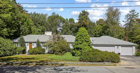 11 Brentwood Dr, Holden, MA 01520