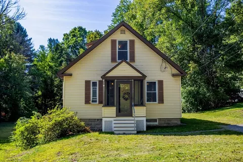 29 West St, Lunenburg, MA 01462