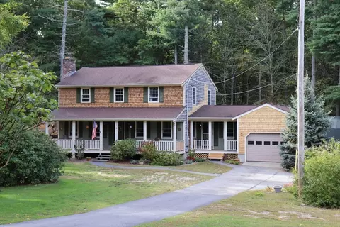 21 Bennett Rd, Rochester, MA 02770