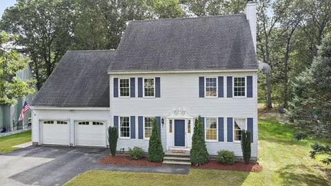100 Towne Hill Rd, Haverhill, MA 01835