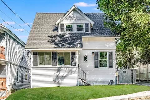 5 Magnolia St, Lawrence, MA 01841