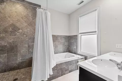 647 E 3rd #2, Boston, MA 02127 photo 15