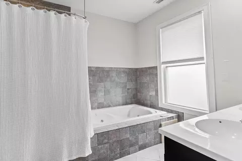 647 E 3rd #2, Boston, MA 02127 photo 13