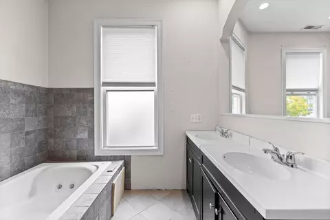 647 E 3rd #2, Boston, MA 02127 photo 12