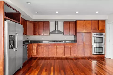 647 E 3rd #2, Boston, MA 02127 photo 6