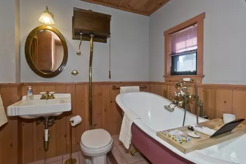 Bath - 92 Locust Ave, Worcester, MA 01604 photo 4 of 6