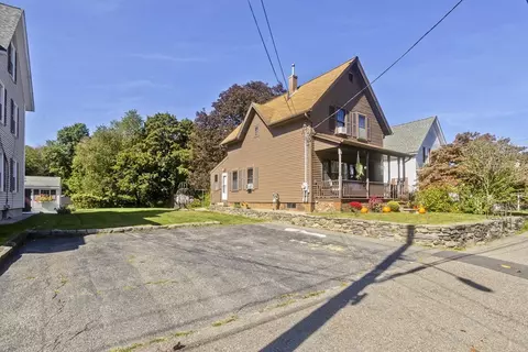 Exterior - 92 Locust Ave, Worcester, MA 01604 photo 1 of 8