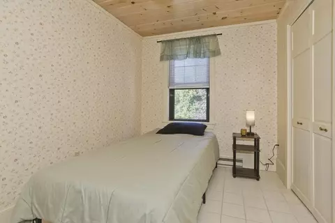 Bedroom - 92 Locust Ave, Worcester, MA 01604 photo 4 of 7