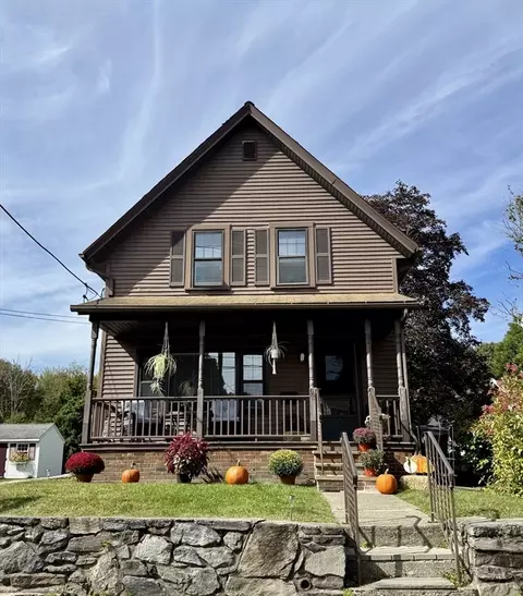 92 Locust Ave, Worcester, MA 01604