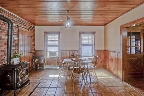 Dining - 92 Locust Ave, Worcester, MA 01604 photo 2 of 3