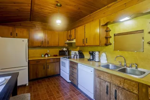 Kitchen - 92 Locust Ave, Worcester, MA 01604 photo 1 of 2