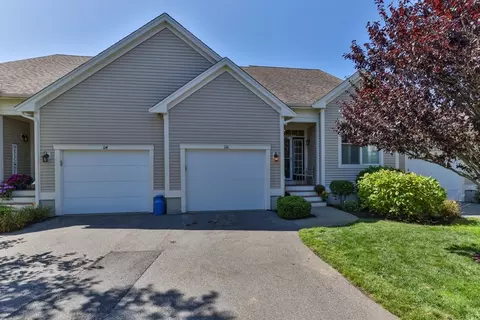 116 Grey Hawk Dr #116, Mashpee, MA 02649