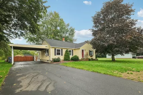 272 Pelham St, Methuen, MA 01844