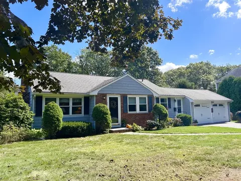 57 Daniel Rd, Braintree, MA 02184 photo 2