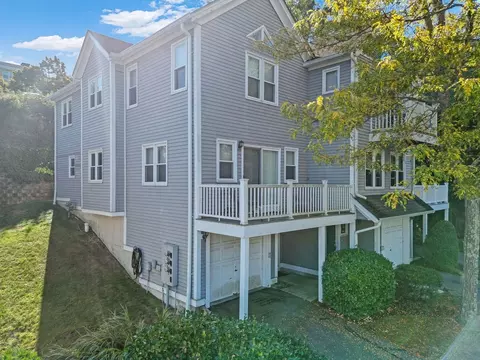 1810 Highland Ave #22, Fall River, MA 02720