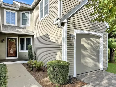 170 Cannon Forge Dr #170, Foxboro, MA 02035