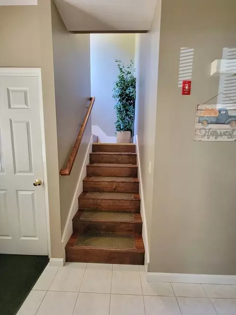 Entry Way - 297 Sheldon Rd, Barre, MA 01005 photo 1 of 1