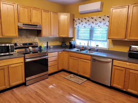 Kitchen - 297 Sheldon Rd, Barre, MA 01005 photo 2 of 3